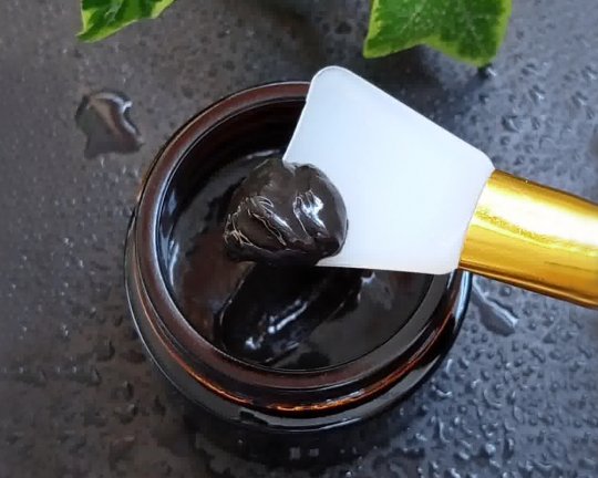 Modrá púpava | Terra - Obnovujúca pleťová maska s rašelinou (50ml)